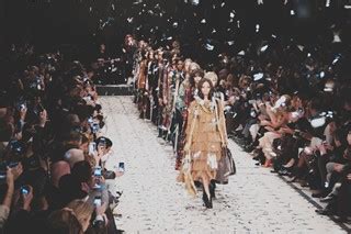 Burberry Prorsum AW15 + livestream Womenswear 